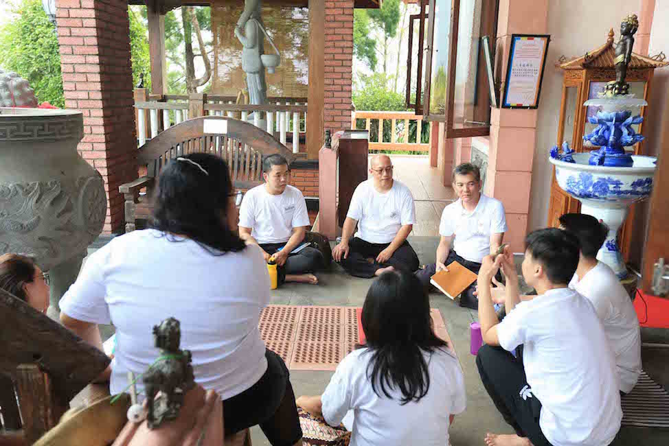 Belabar Bersama Up. Salim Lee: “Saya dan Sutra-Sutra Borobudur”