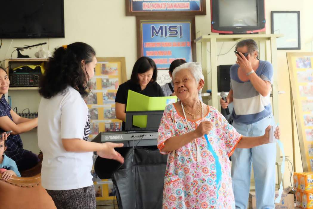 Berbagi Kasih bersama Oma-Opa Juli 2017