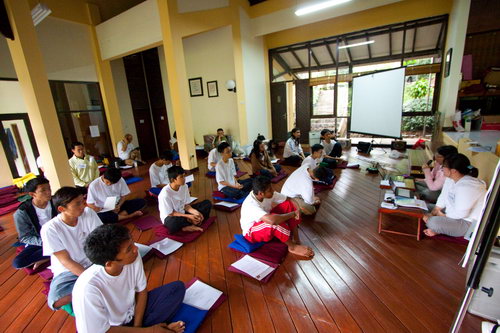 Belabar (Belajar Bareng) untuk SMA Topik: 'Jejak-jejak Guru Buddha'
